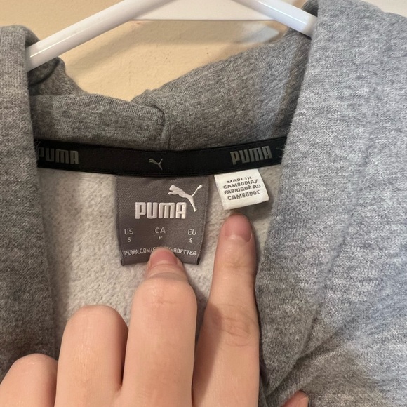 Puma Sweatshirt - Picture 2 of 3